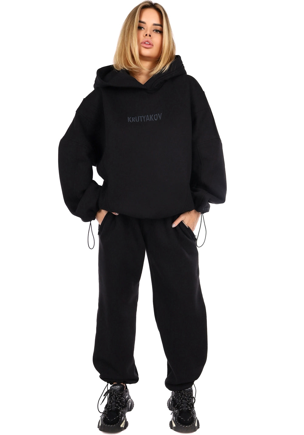 Women’s Warm Stylish Tracksuit – Erika Black