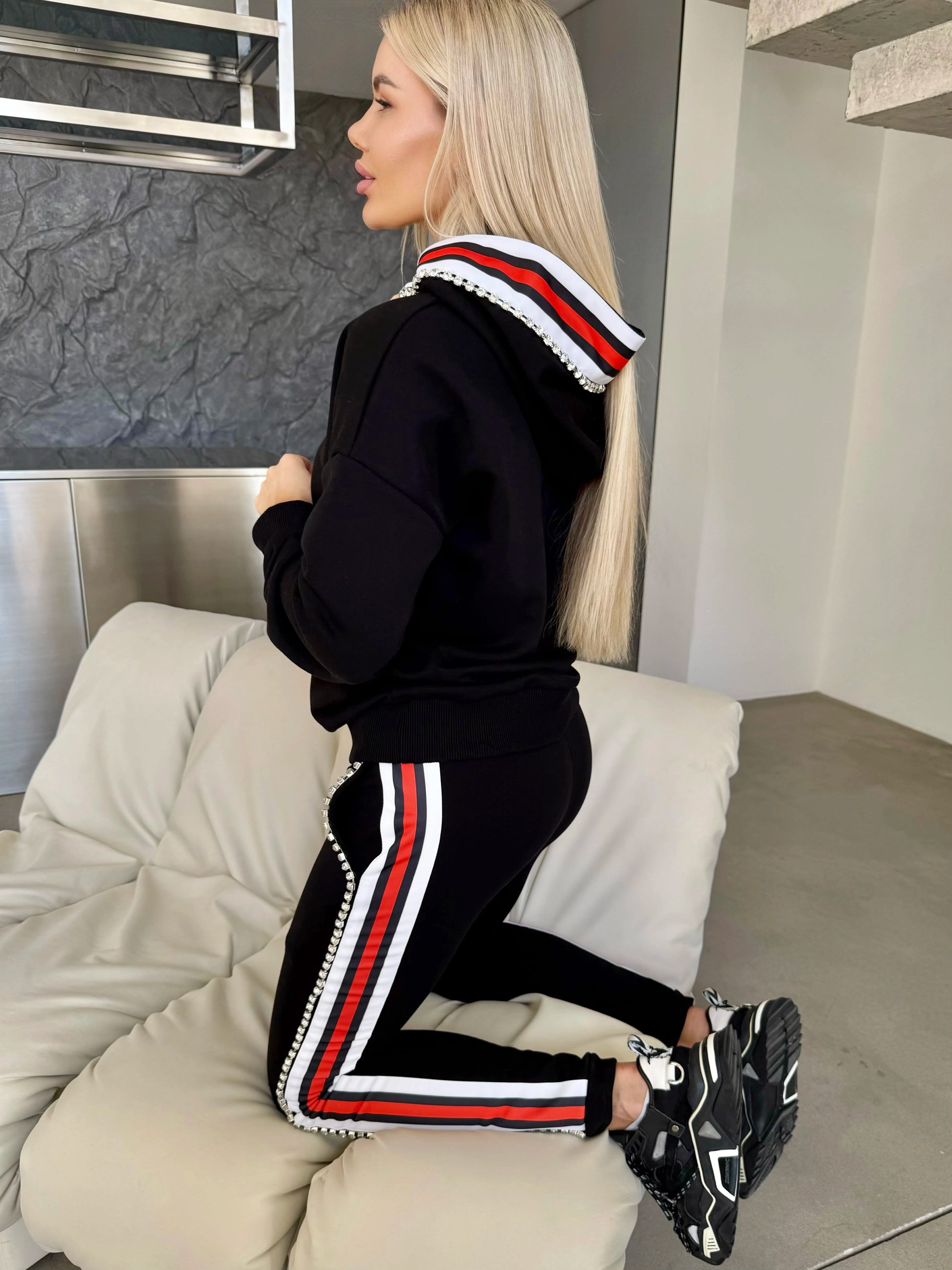 Women’s Warm Rhinestone Tracksuit – Flavia Black