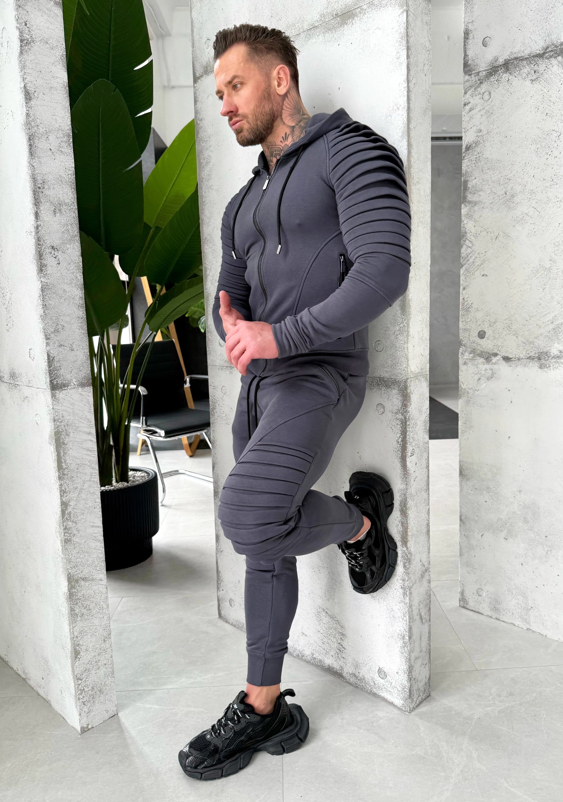 Men’s Knit Tracksuit Relief – Graphite