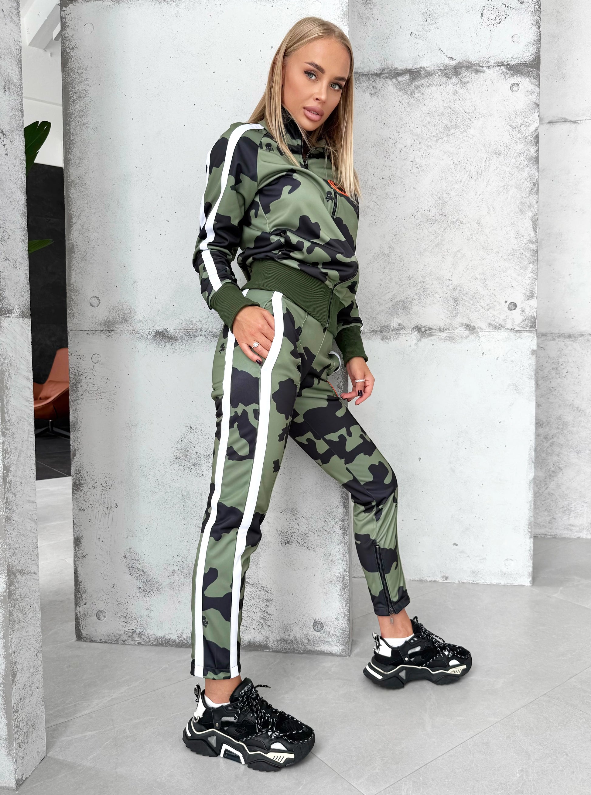Women’s Sport Tracksuit – Oblivion Camouflage