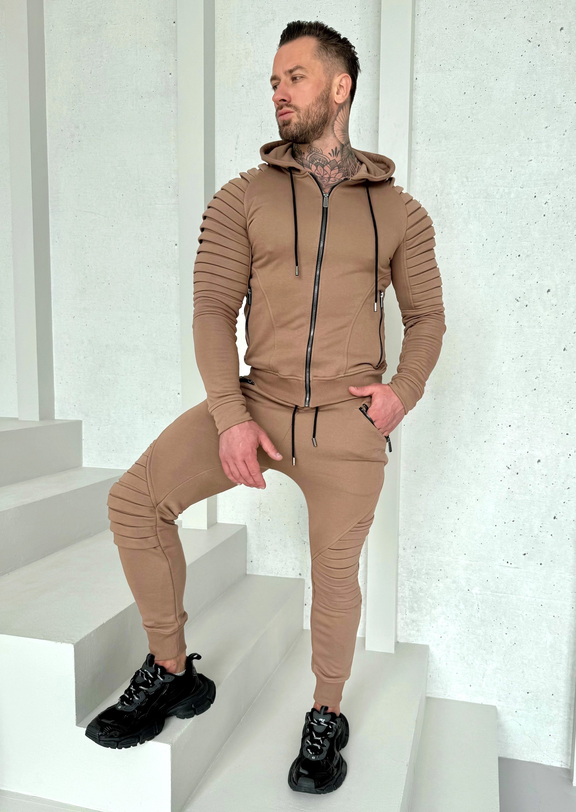 Men’s Knit Tracksuit Relief – Beige