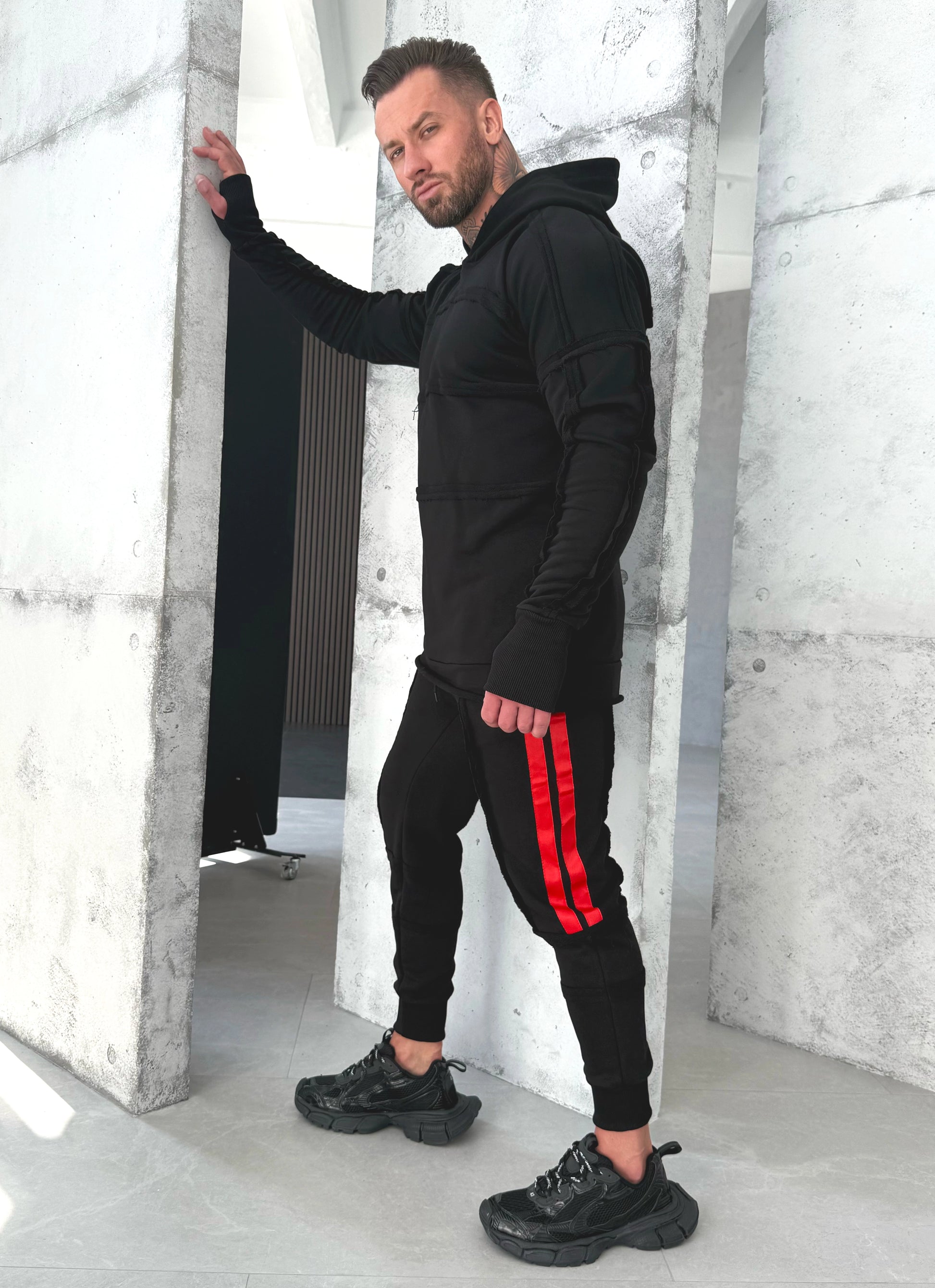 Men’s Tracksuit Hardy – Black / Red Stripe