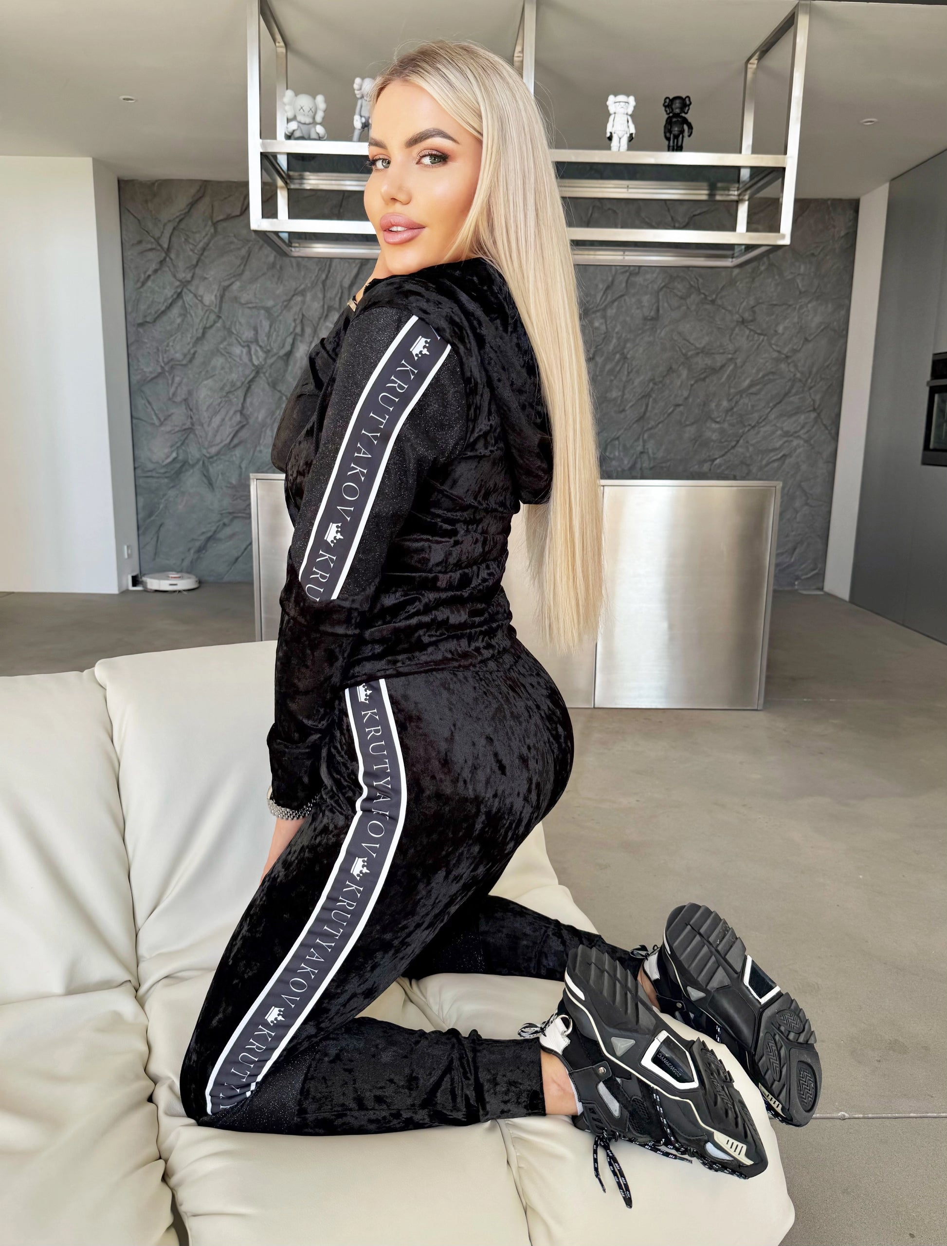 Women’s Velour Tracksuit – Velurex Black