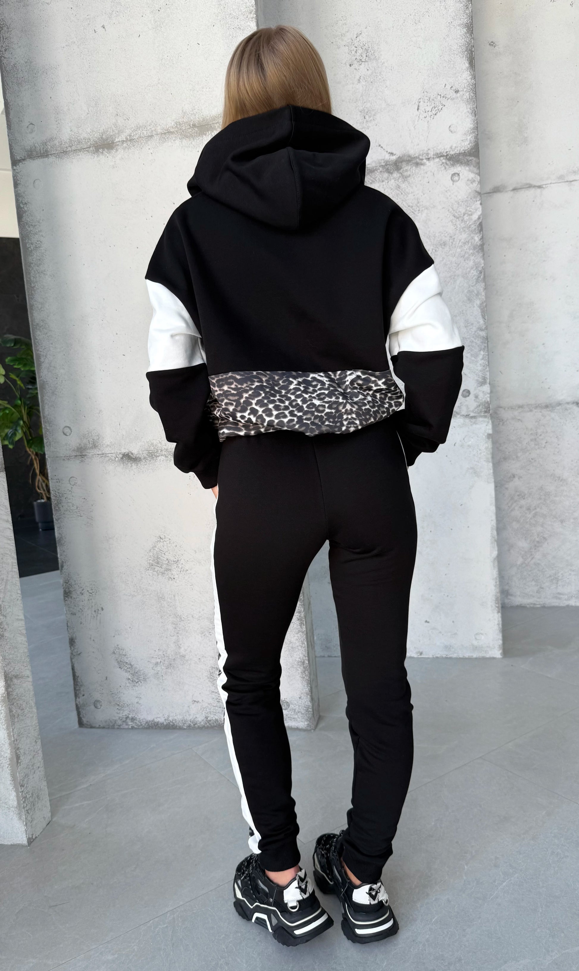 Women’s Warm Tracksuit – Gepard Stripes