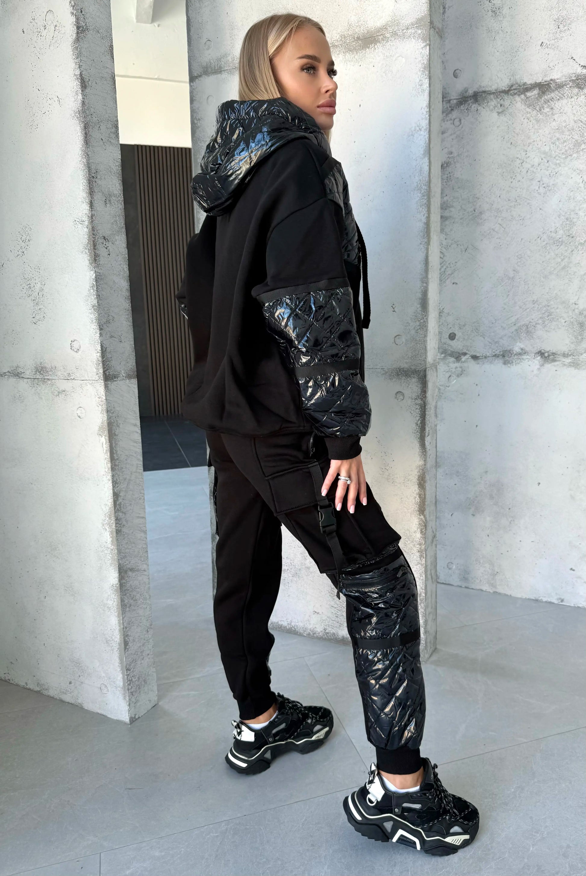 Women’s Warm Tracksuit – Salma Black