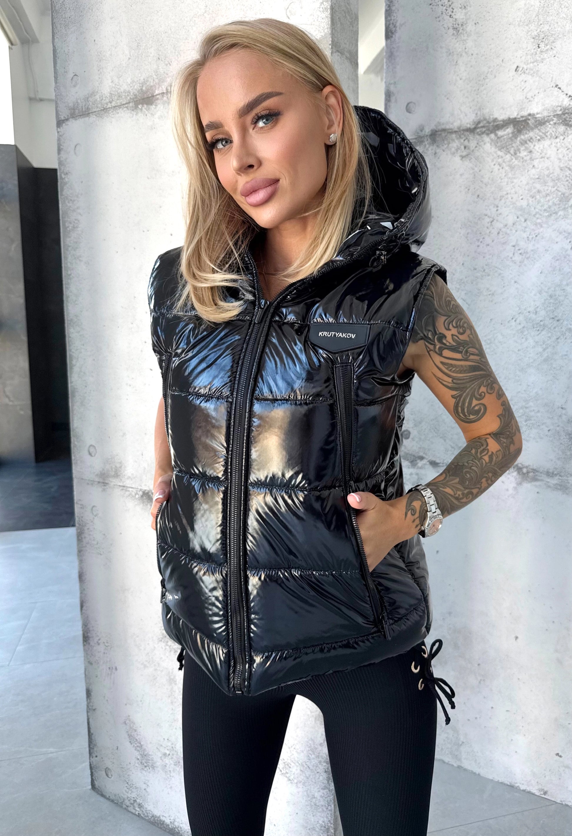 Women’s Shiny Puffer Vest Sandy Black