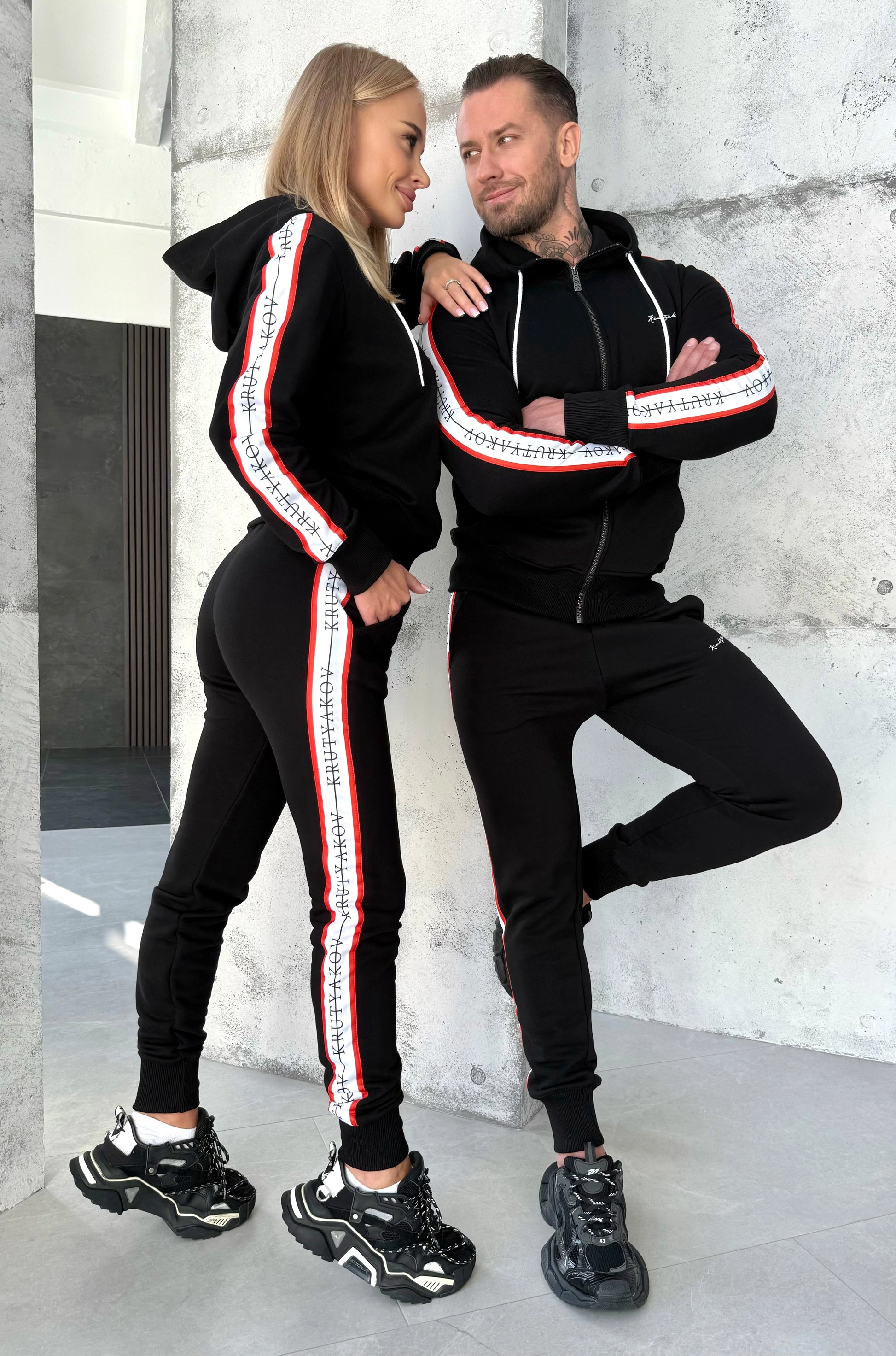 COUPLE KNIT TRACKSUITS STRIPES – BLACK