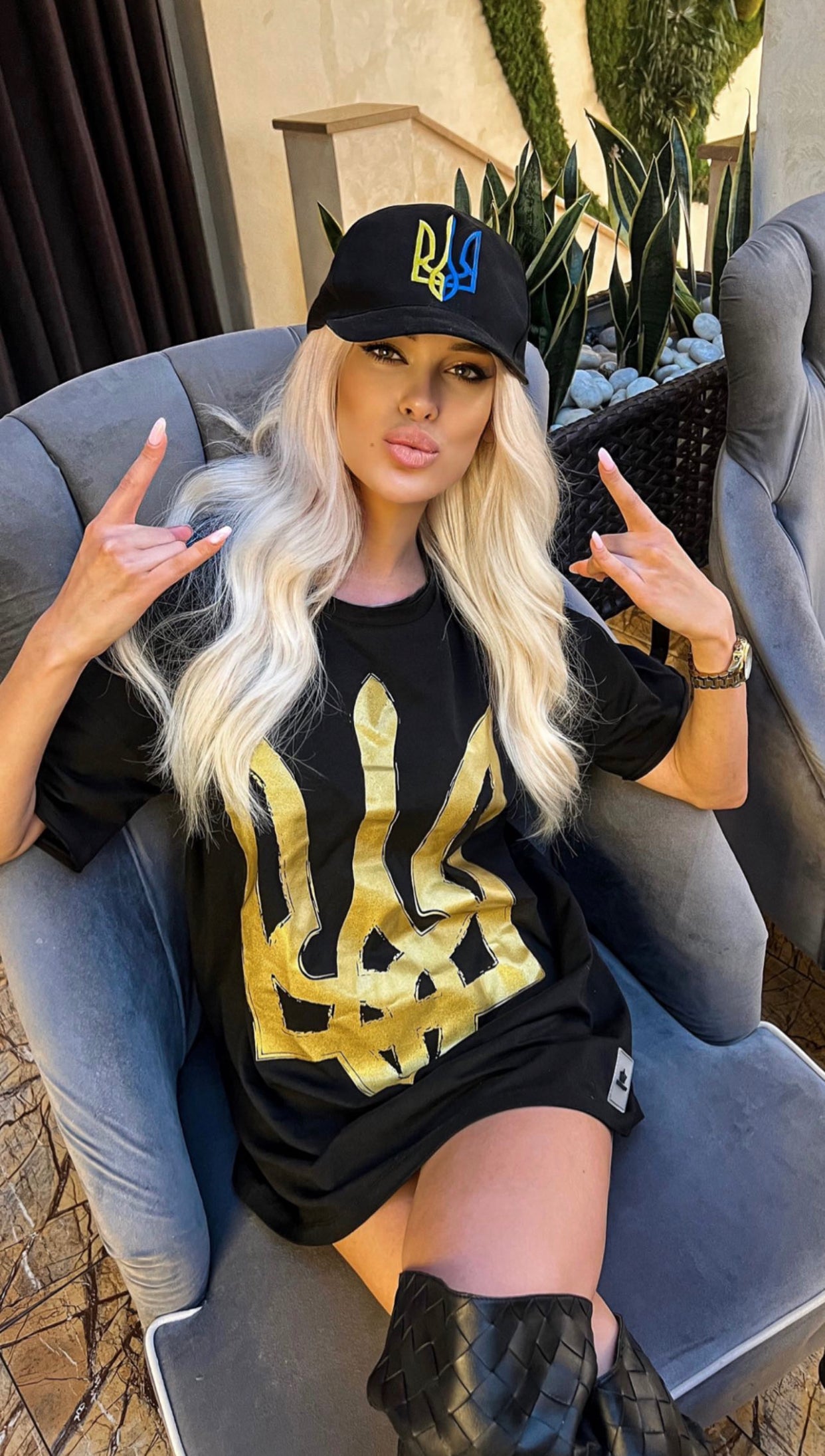 Women’s Oversize T-Shirt Ukrainian Emblem Black