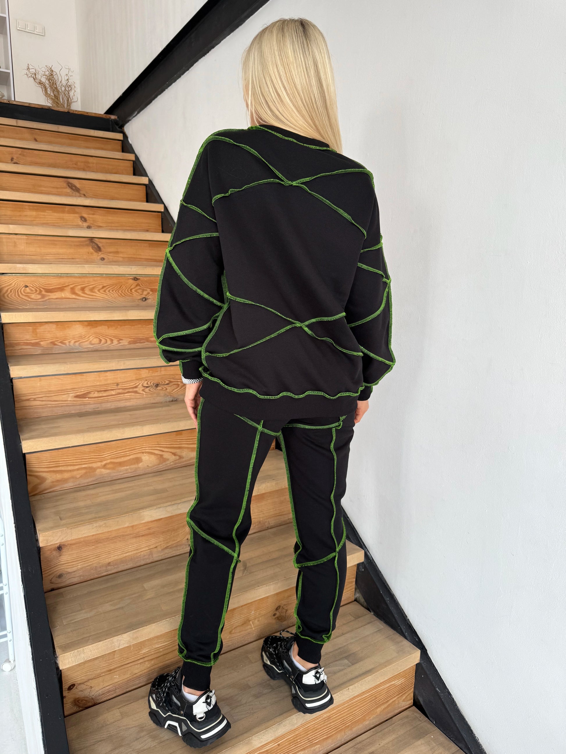 Women’s Reverse Seam Tracksuit – Inva Black