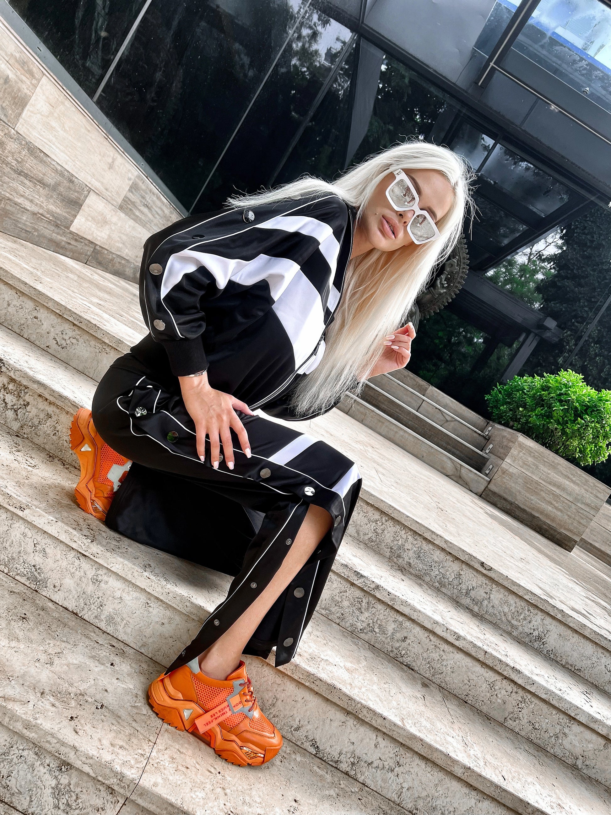 Women’s Retro 90s Tracksuit — Black Classic