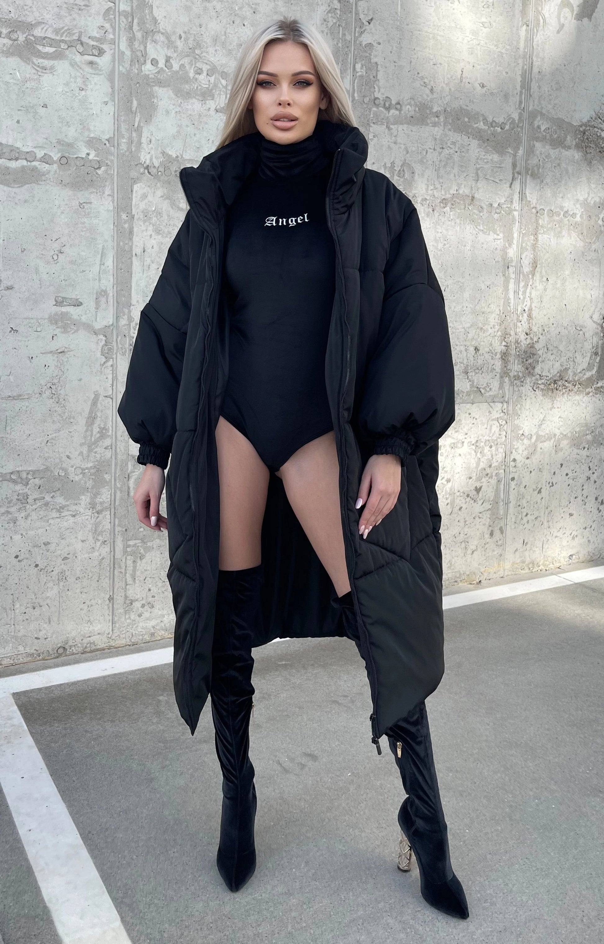 Women’s Oversized Winter Puffer Coat – Black Queen