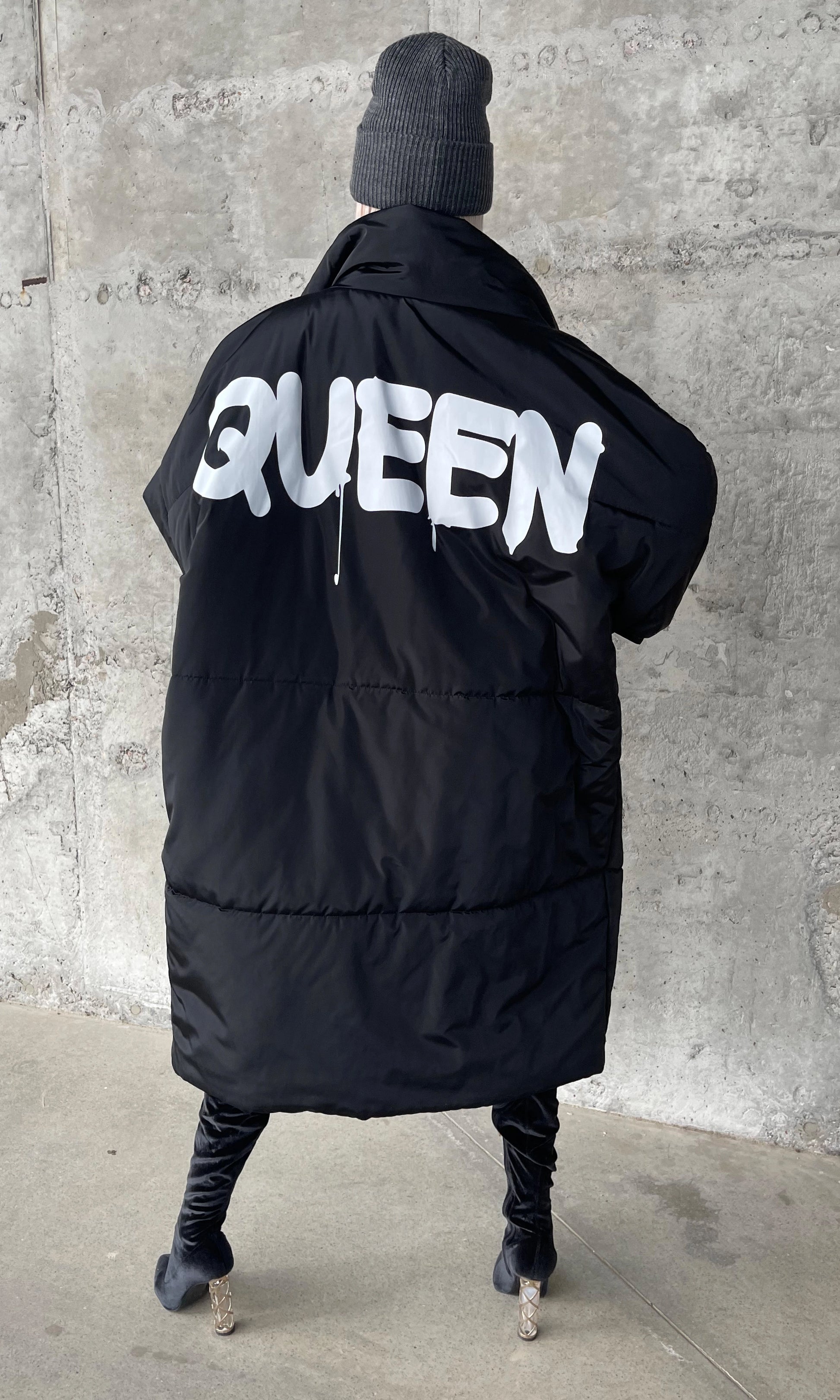 Women’s Oversized Winter Puffer Coat – Black Queen