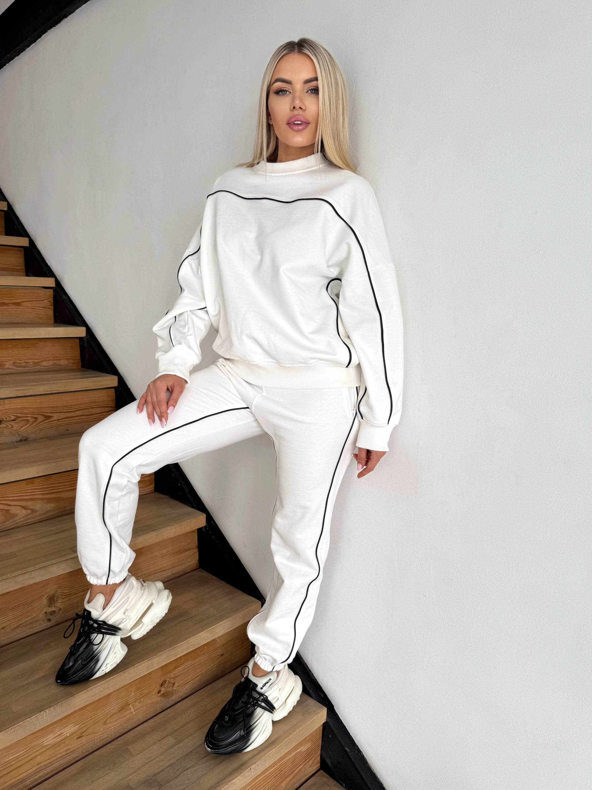 Women’s Warm Knit Tracksuit – Alexia White