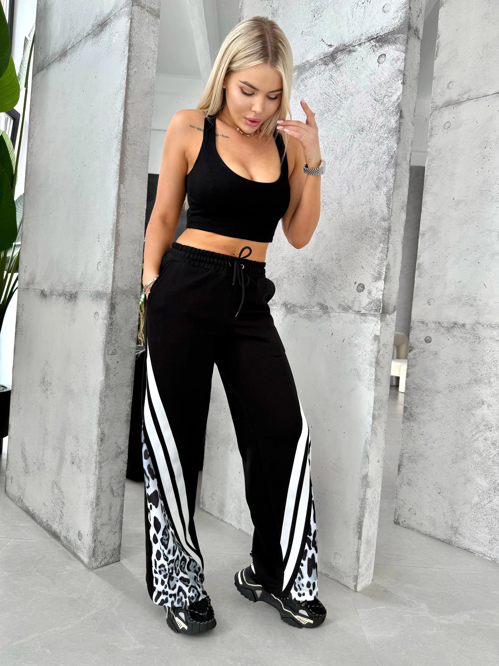 Women’s Leonia Wide-Leg Trousers Leopard Panel — Black