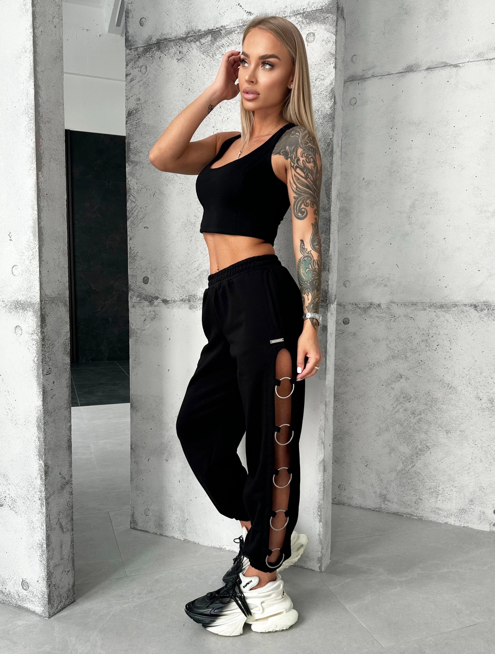Women’s Cut-Out Joggers Five-Ring— Black