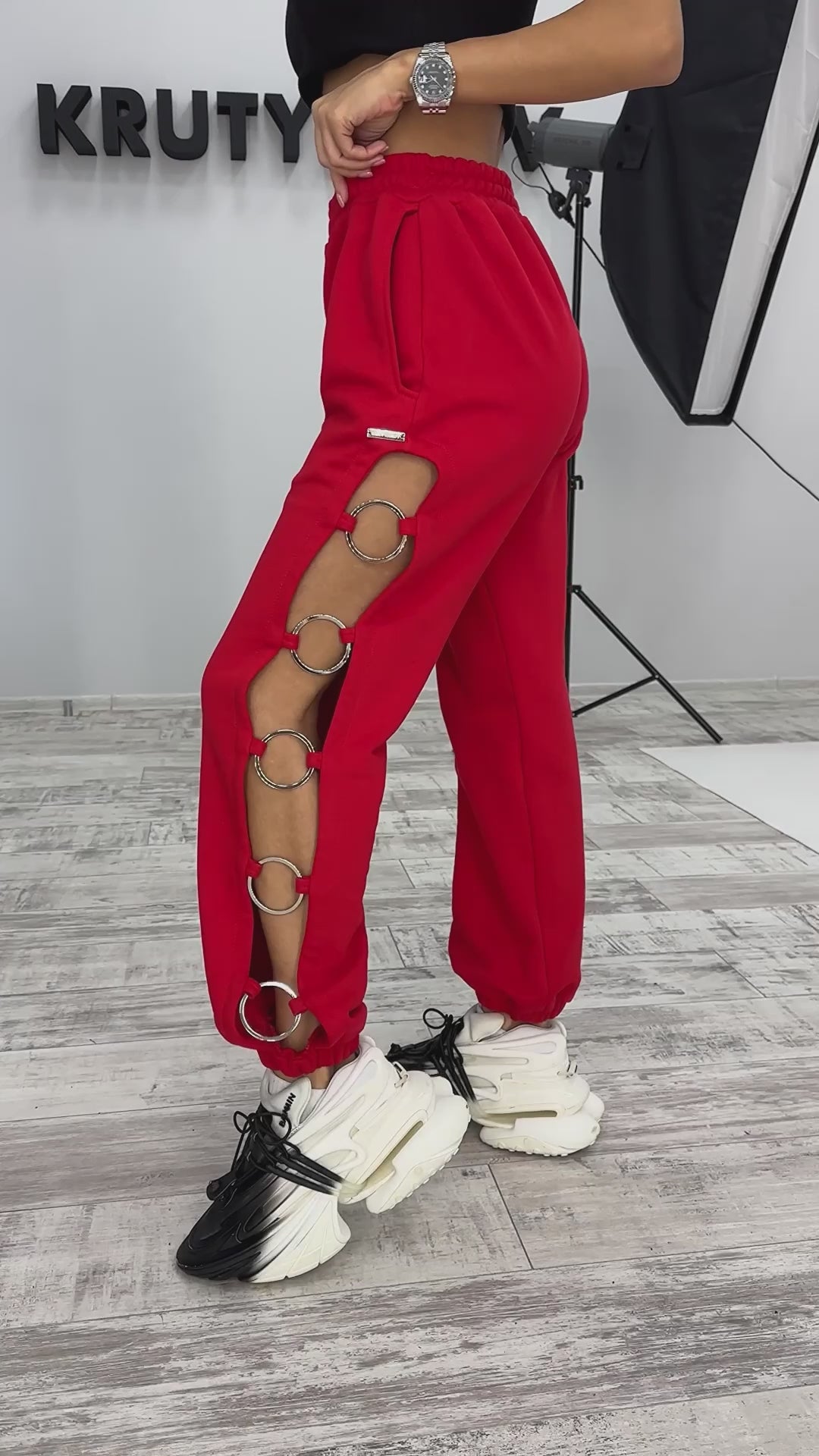 Women’s Cut-Out Joggers Five-Ring— Red