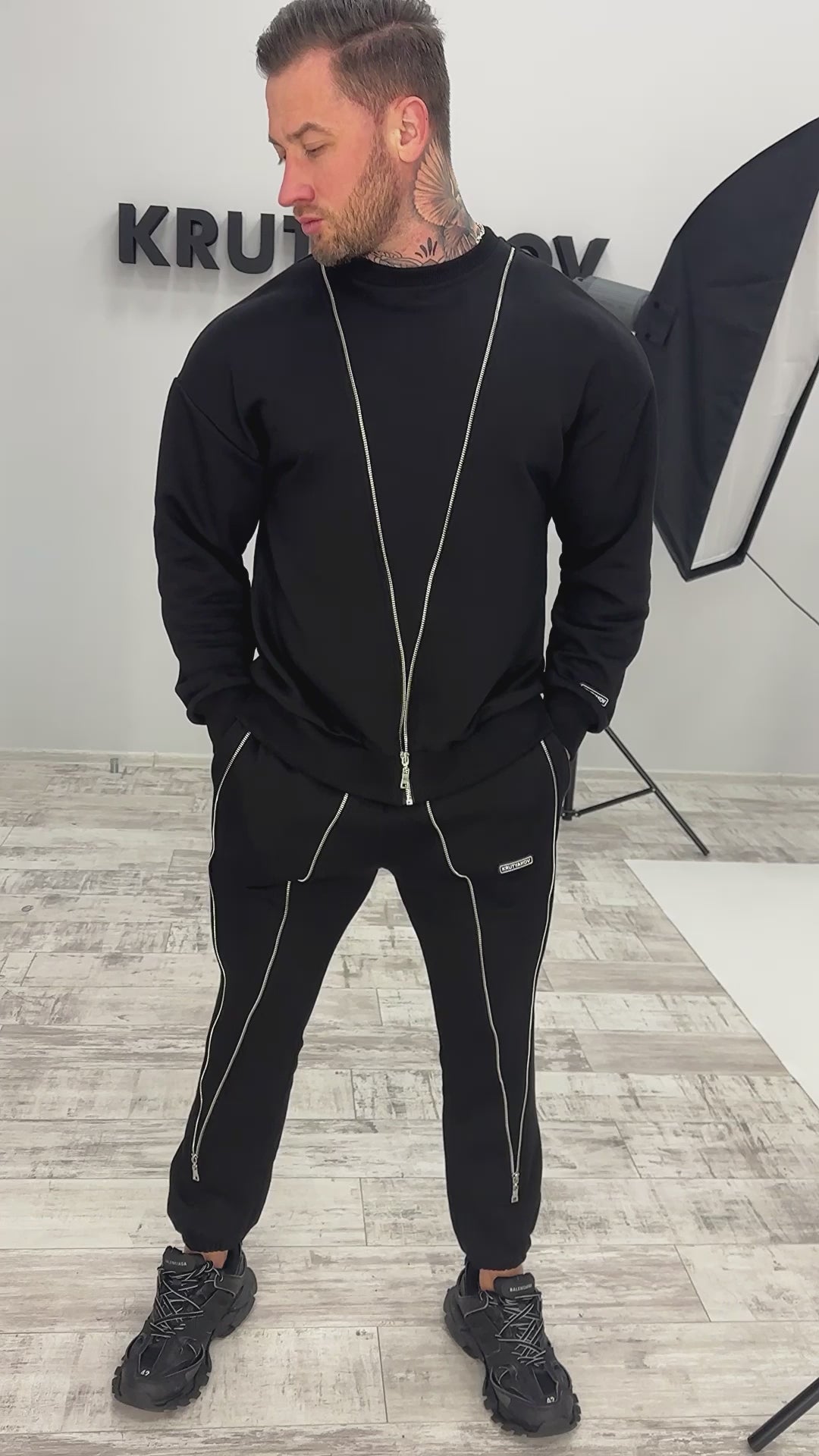 Men’s Tracksuit Delta – Black Zip Detail