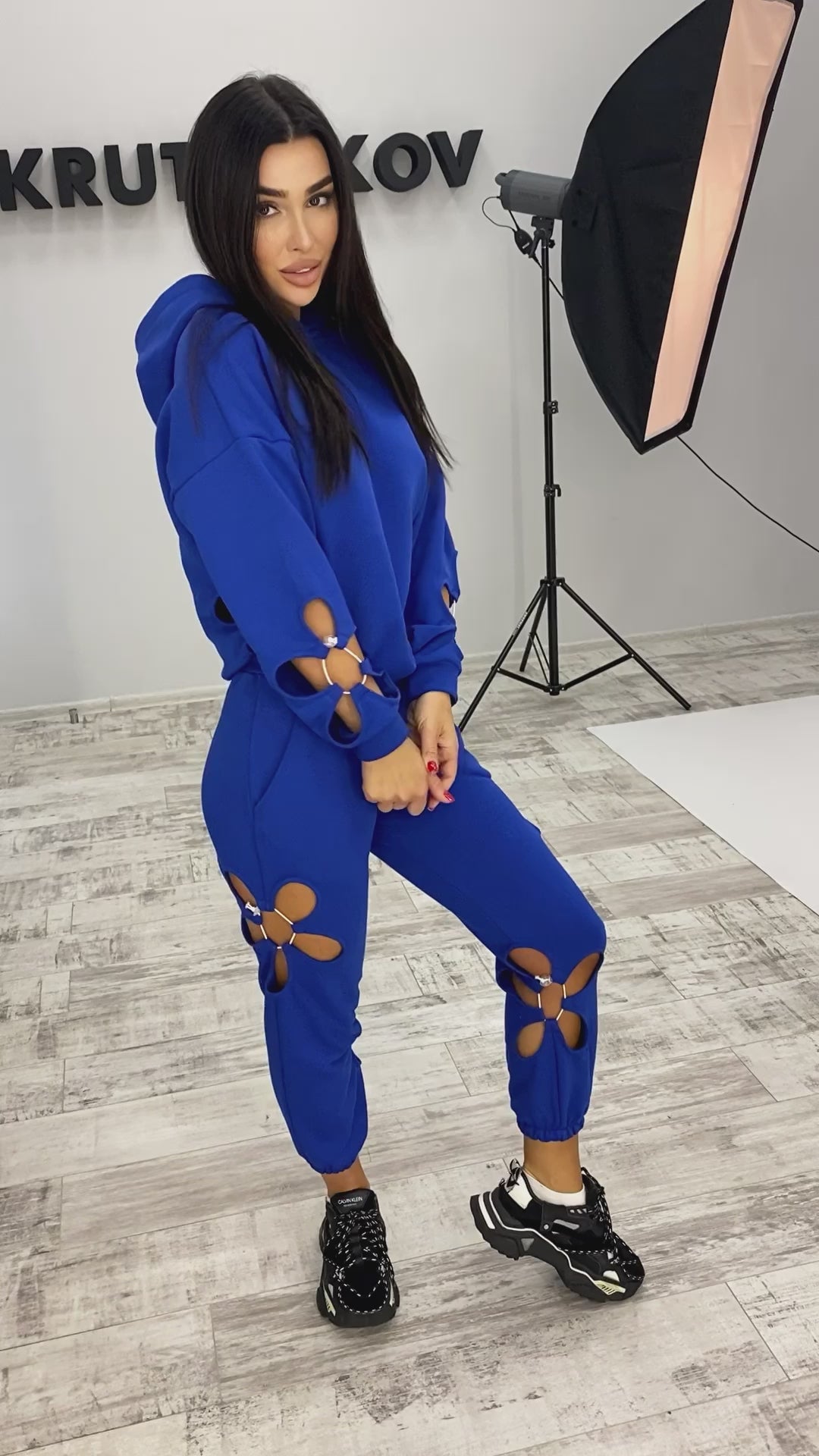 Women’s Flower Cut-Out Tracksuit — Daisy Blue