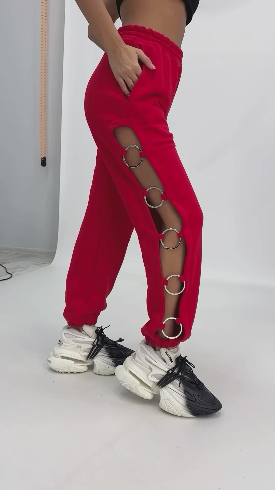 Women’s Cut-Out Joggers Five-Ring— Red