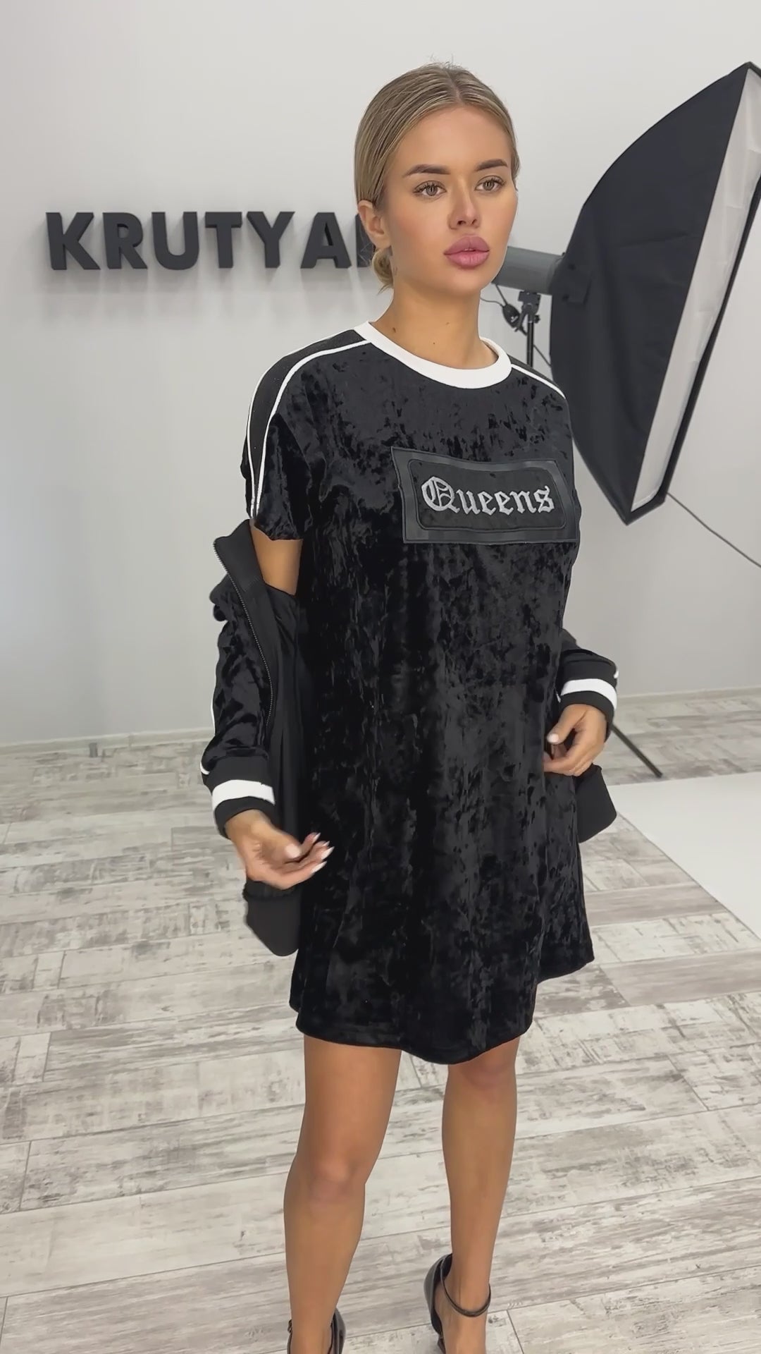 Women’s Velour Dress Queens Black