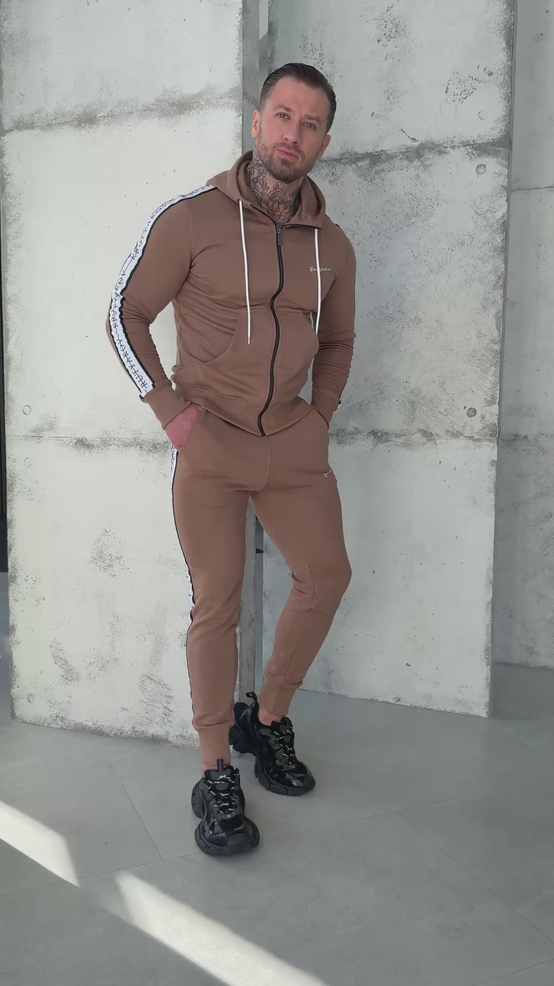 Men’s Knit Tracksuit Stripes – Beige