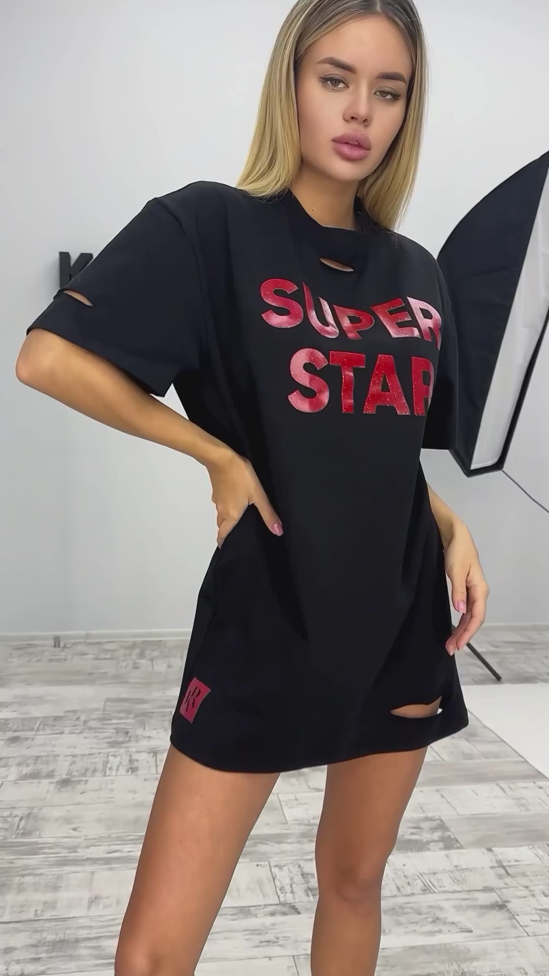 Women’s Distressed Oversize T-Shirt Dress Super Star Black