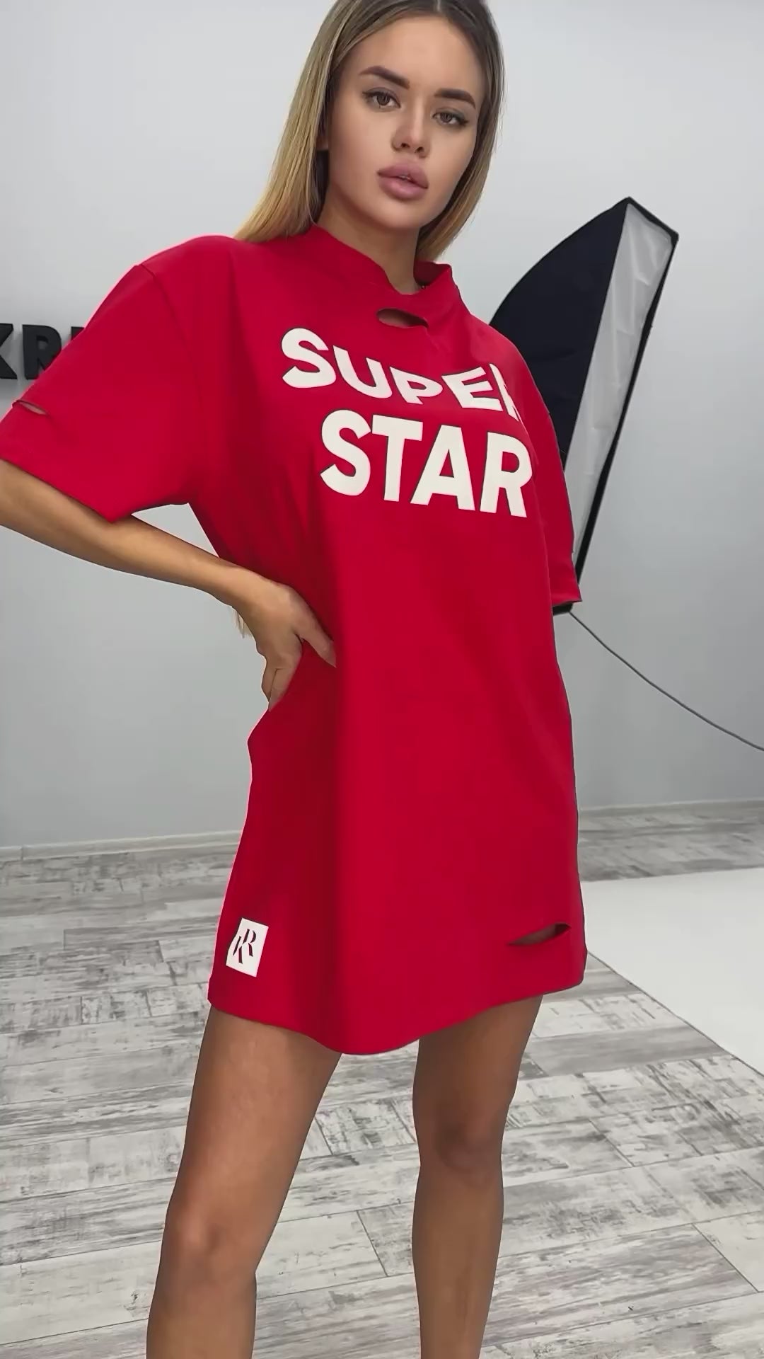Women’s Distressed Oversize T-Shirt Dress Super Star Red