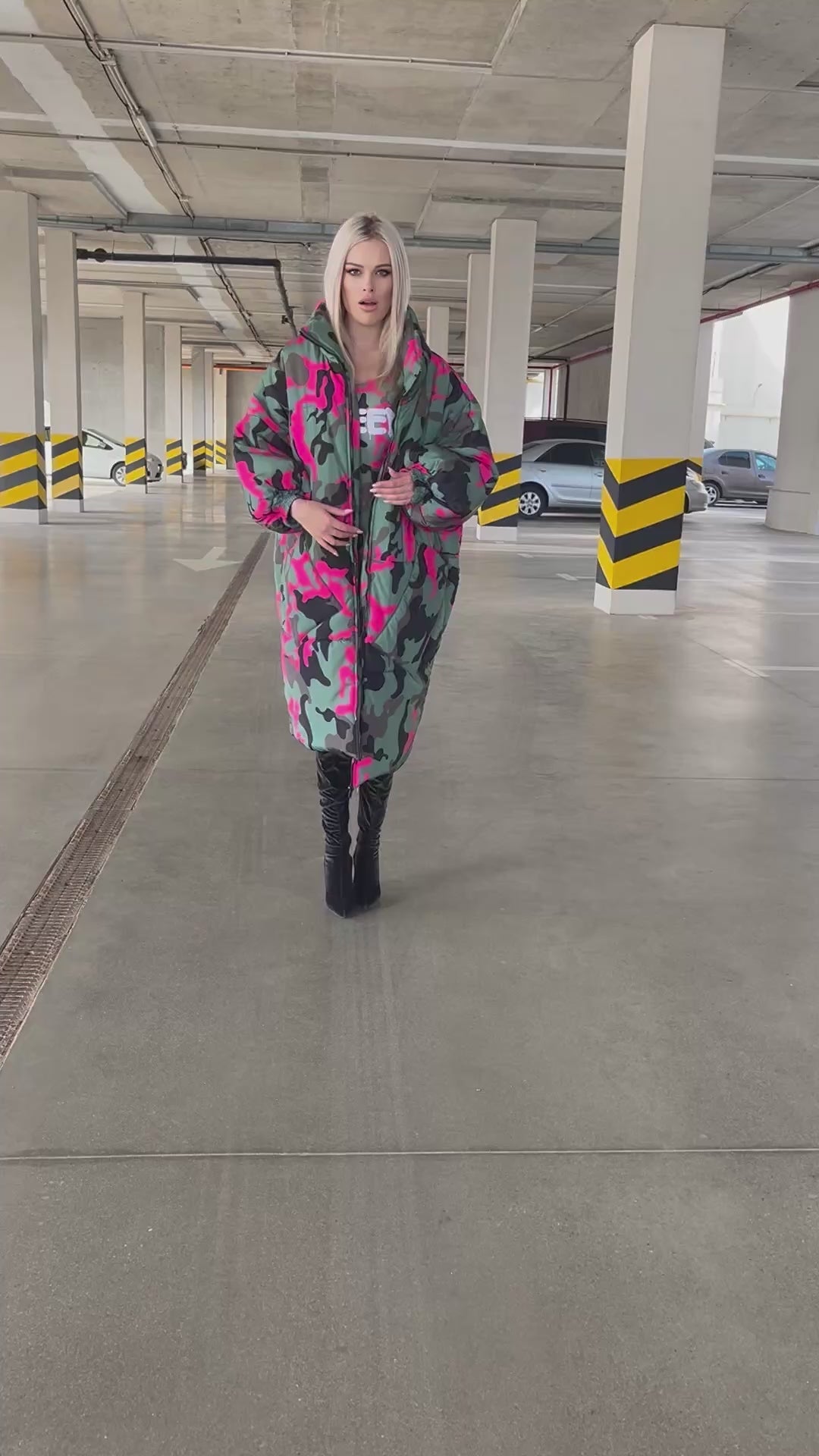 Women’s Oversized Winter Puffer Coat – Vale Camo Queen