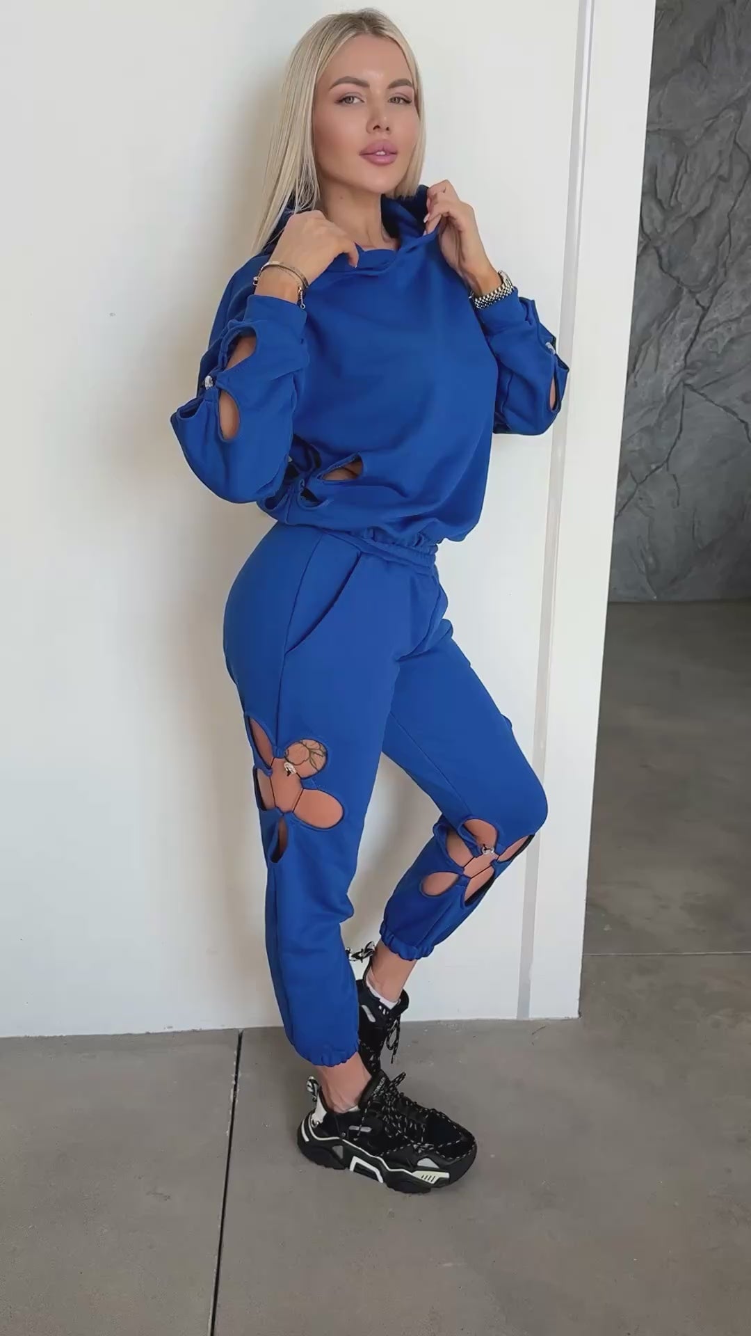 Women’s Flower Cut-Out Tracksuit — Daisy Blue