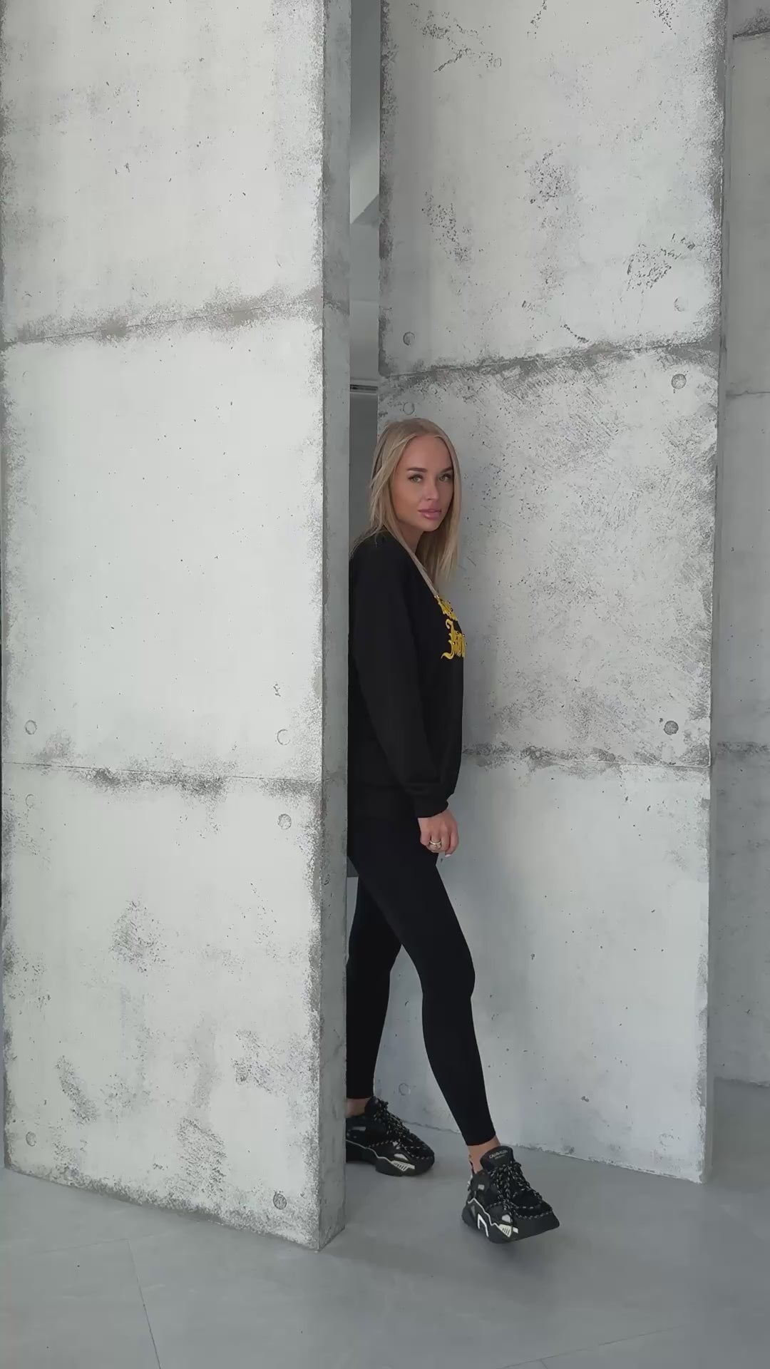 Women’s Sweatshirt 3D Embroidered Rhinestone — KRTKV Jeans Black