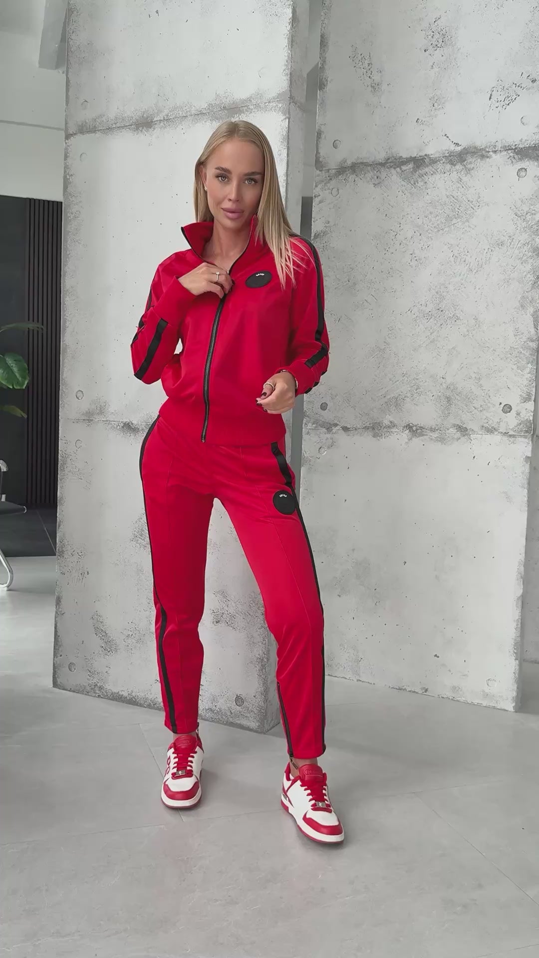 Women’s Sport Tracksuit – Oblivion Red